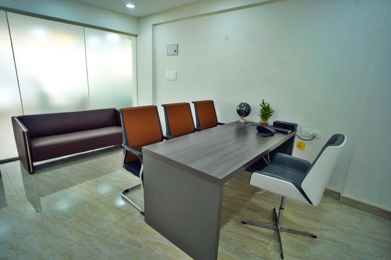 Hotel Sterling Inn Bangalore International Airport Yelahanka 外观 照片