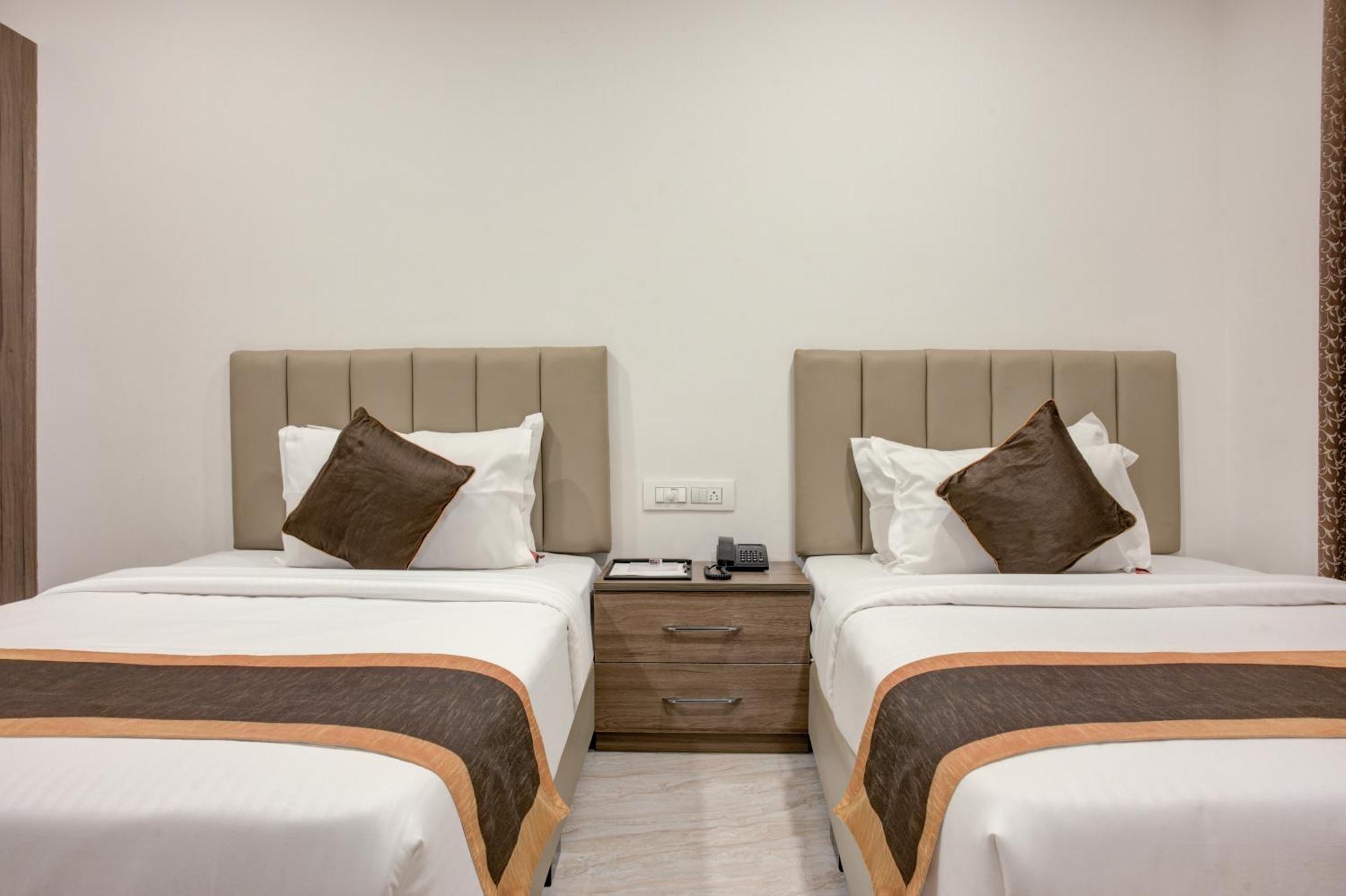 Hotel Sterling Inn Bangalore International Airport Yelahanka 外观 照片