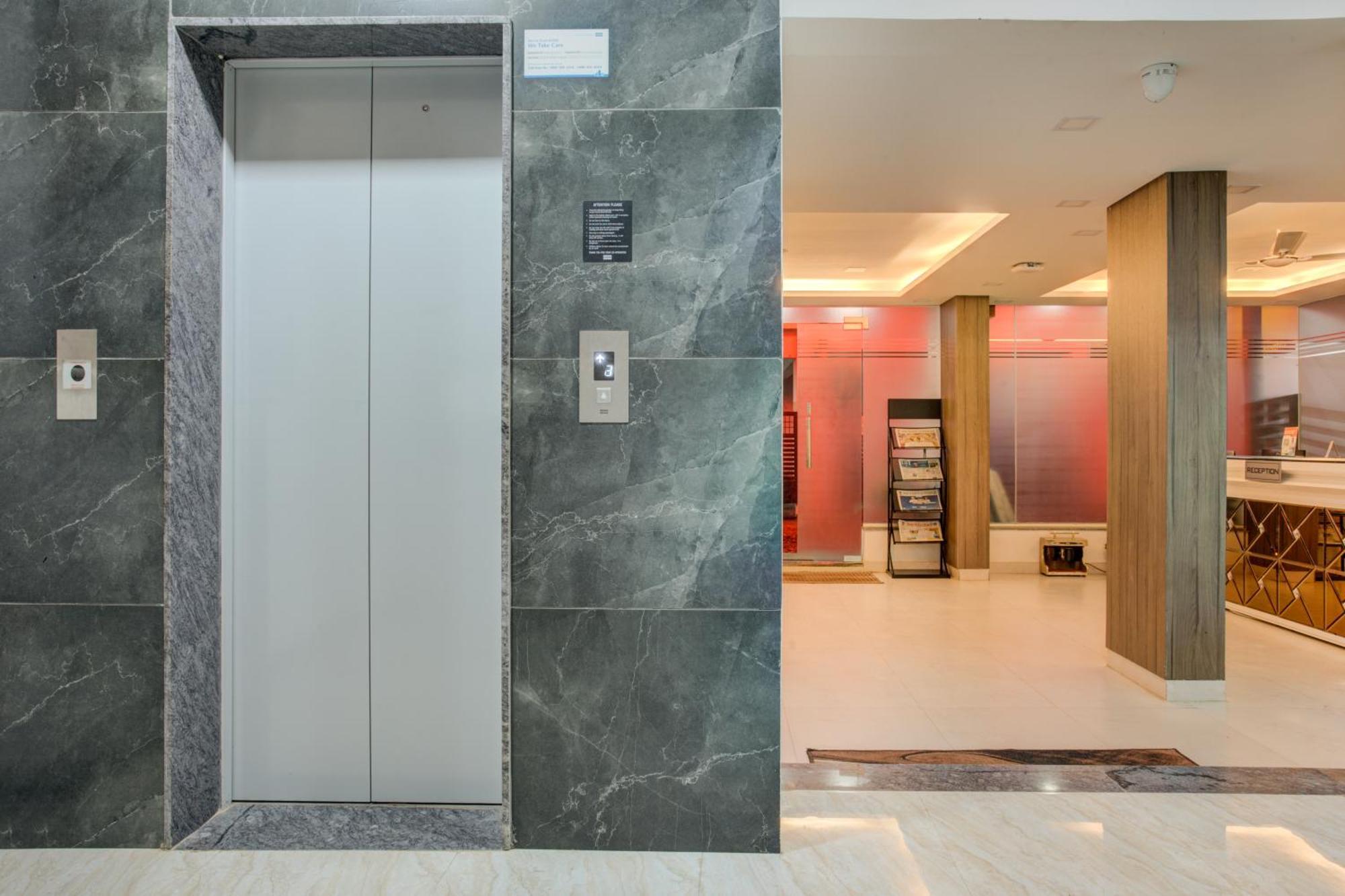 Hotel Sterling Inn Bangalore International Airport Yelahanka 外观 照片
