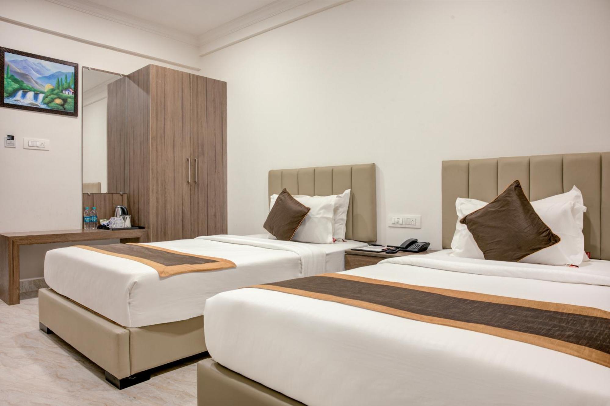 Hotel Sterling Inn Bangalore International Airport Yelahanka 外观 照片