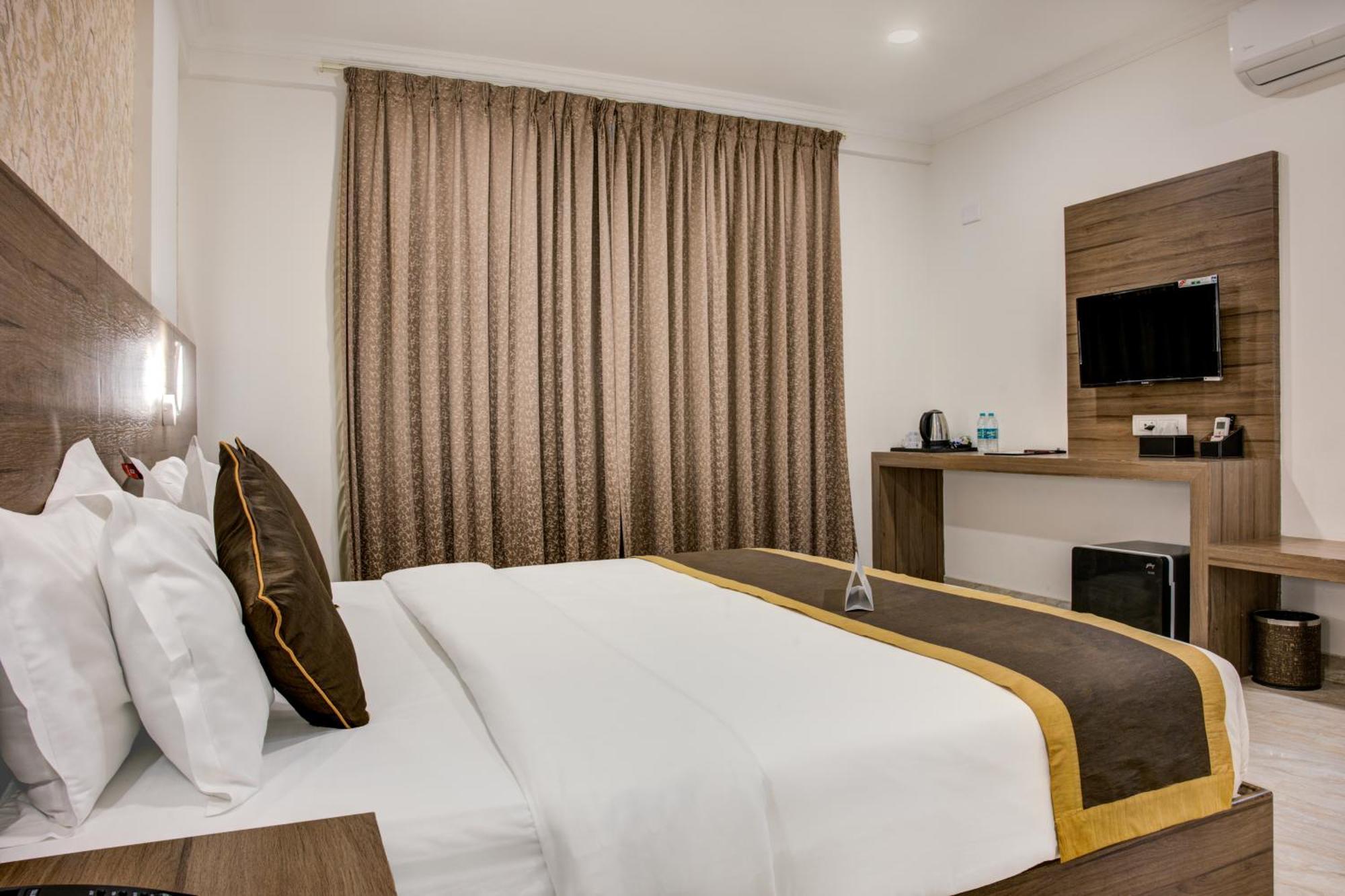 Hotel Sterling Inn Bangalore International Airport Yelahanka 外观 照片