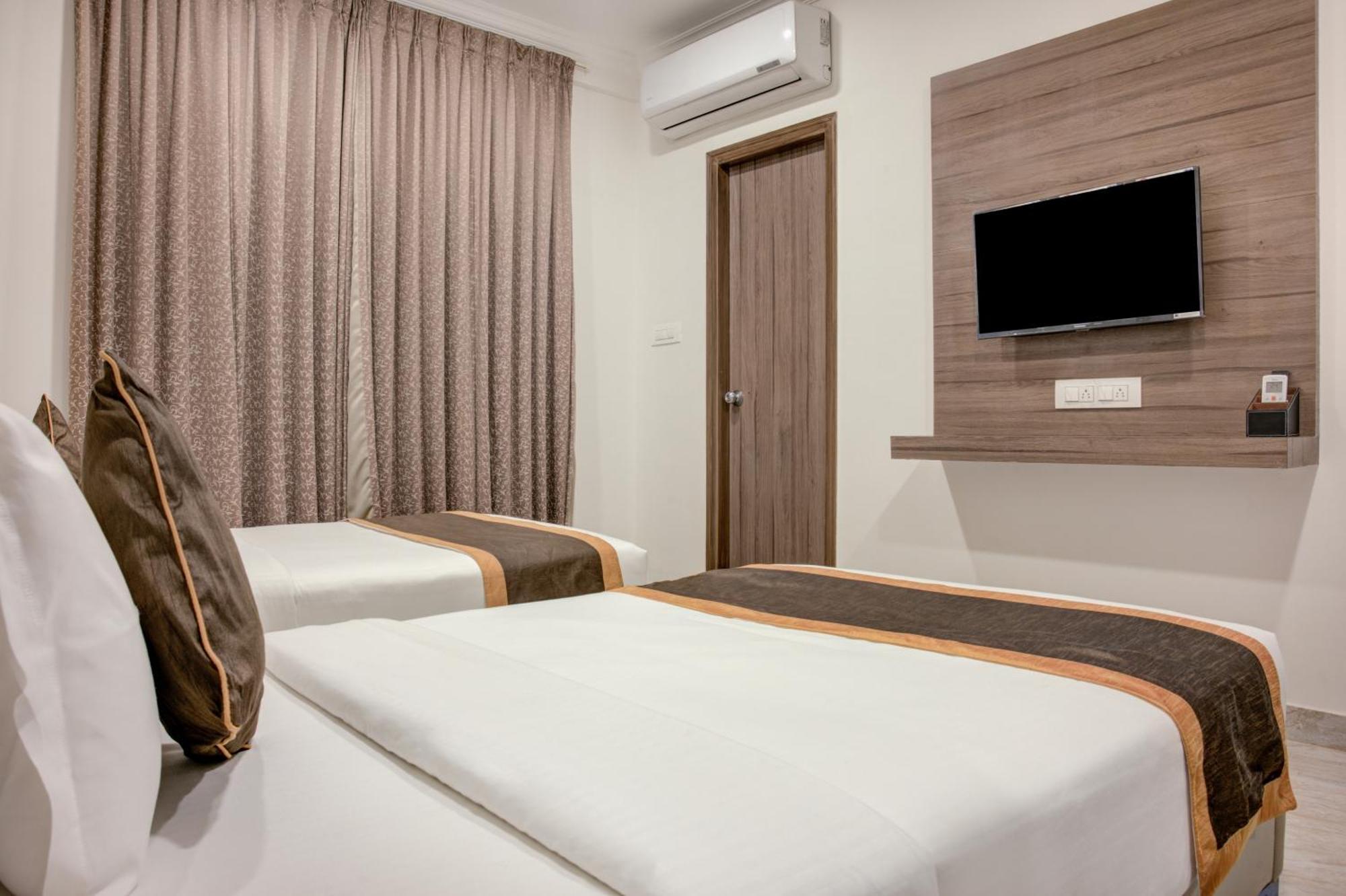Hotel Sterling Inn Bangalore International Airport Yelahanka 外观 照片