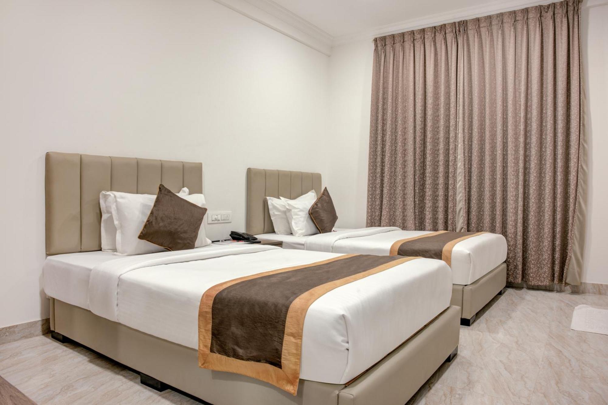Hotel Sterling Inn Bangalore International Airport Yelahanka 外观 照片