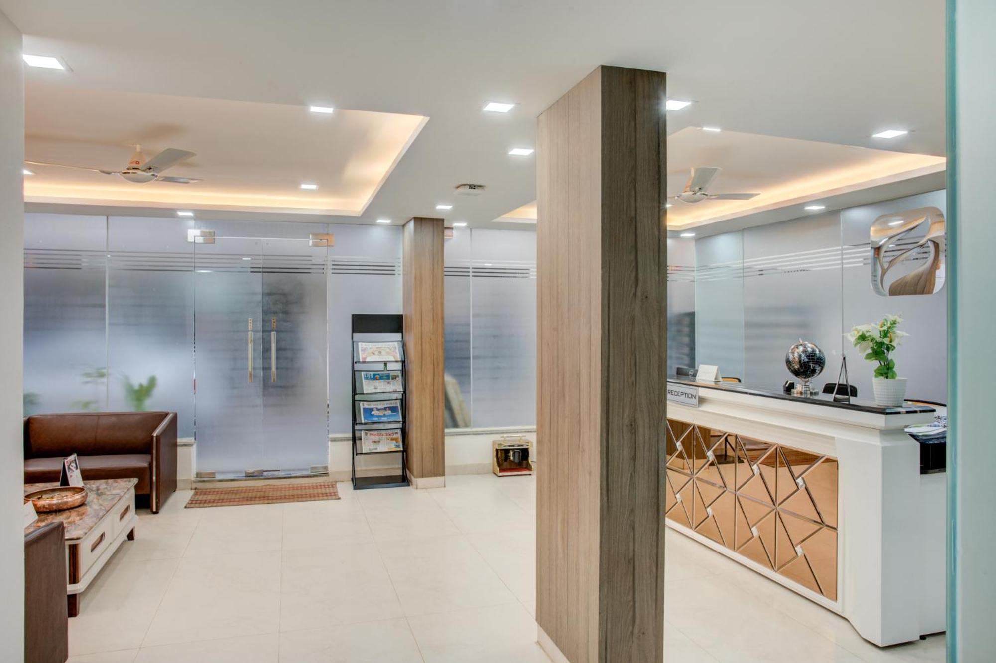 Hotel Sterling Inn Bangalore International Airport Yelahanka 外观 照片