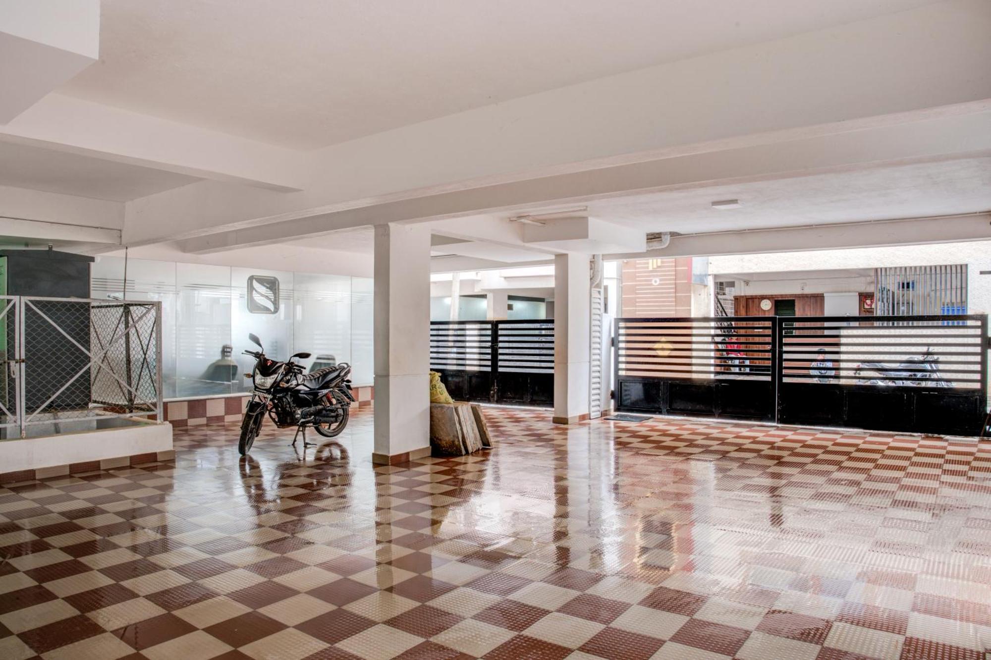 Hotel Sterling Inn Bangalore International Airport Yelahanka 外观 照片
